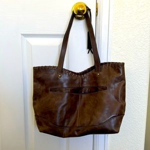 GOING TO GOODWILL APRIL 30– 
Genuine leather purse